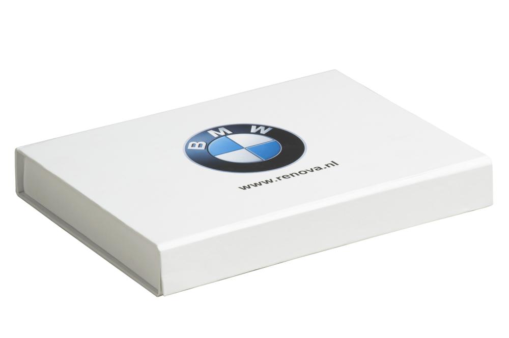 Hochwertige Geschenkboxen mit Logo für Unternehmen