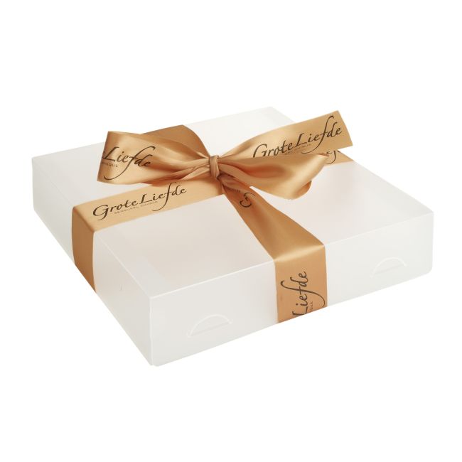 Luxuriöse weiße Geschenkbox mit bedrucktem Geschenkband