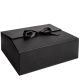 Geschenkverpackung schwarz mit Schleife, bitte schauen Sie sich das an! Super Produkt.